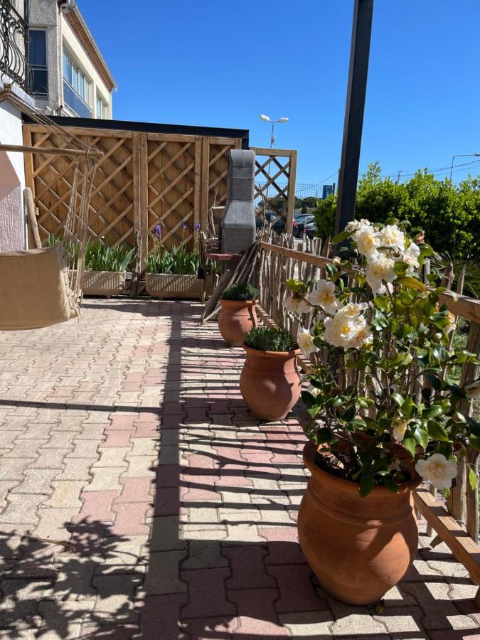 Les Flo Location Apartment Aigues-Mortes Bagian luar foto